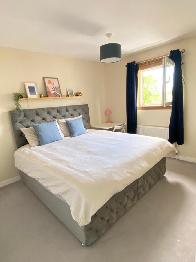 Cozy Bedroom In Shared Accommodation With Free Parking Edinburgh Exterior photo