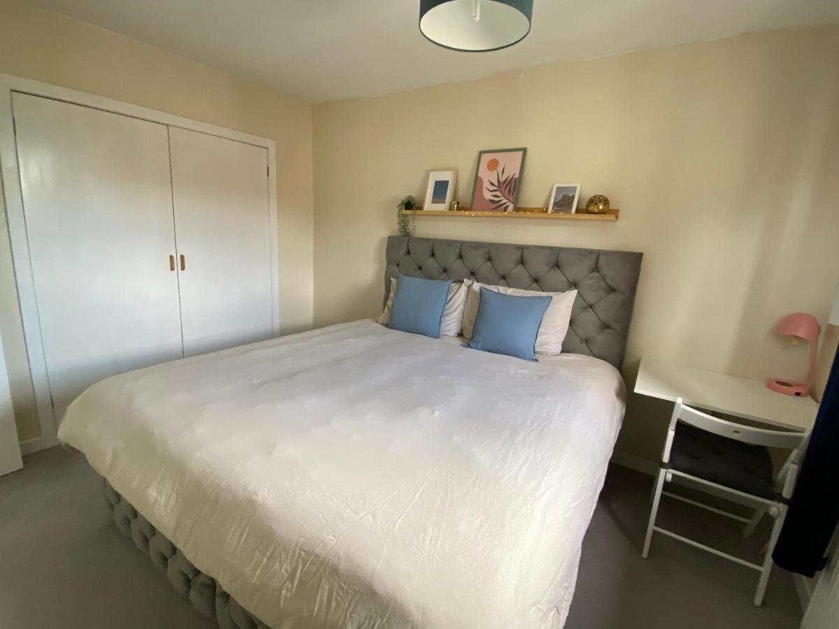 Cozy Bedroom In Shared Accommodation With Free Parking Edinburgh Exterior photo