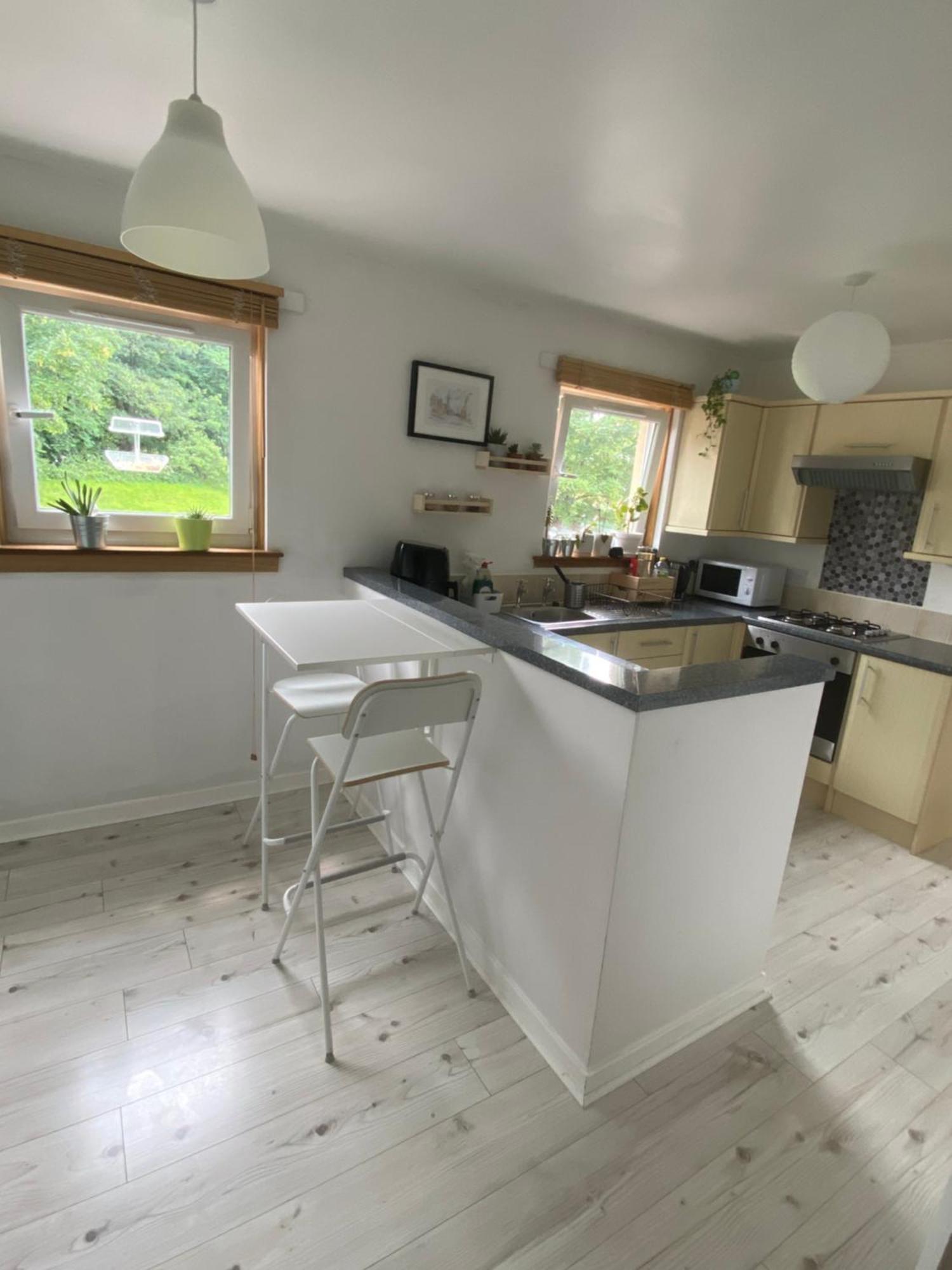 Cozy Bedroom In Shared Accommodation With Free Parking Edinburgh Exterior photo